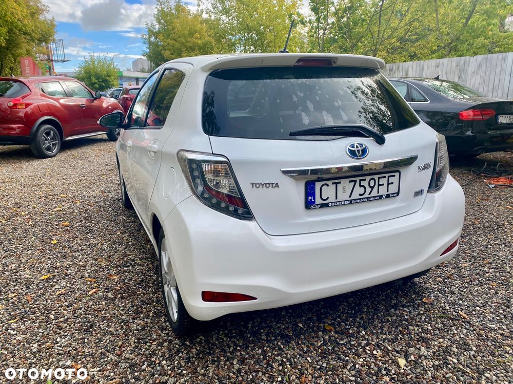 Toyota Yaris - 10