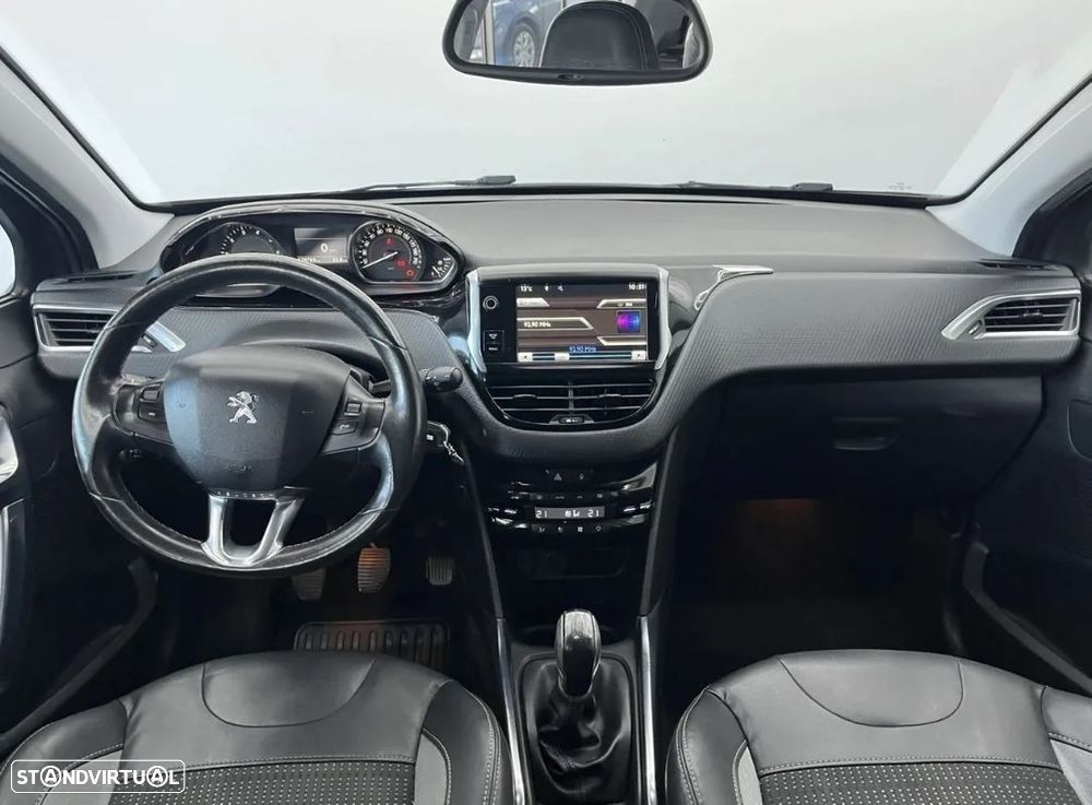 Peugeot 2008 1.2 PureTech Allure - 11