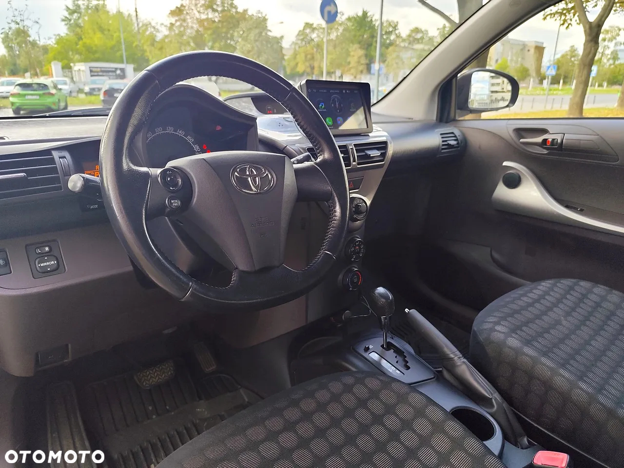 Toyota iQ 1.0 Luna CVT - 10