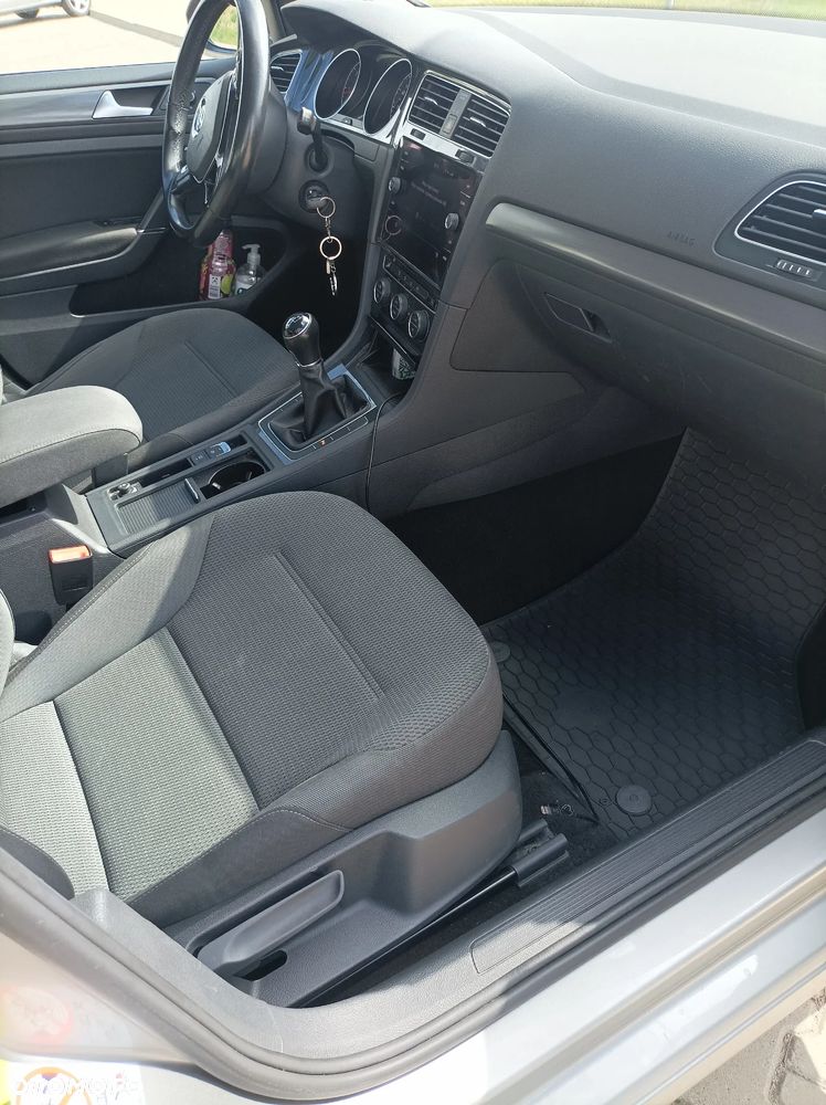 Volkswagen Golf 1.6 TDI BMT Comfortline - 18