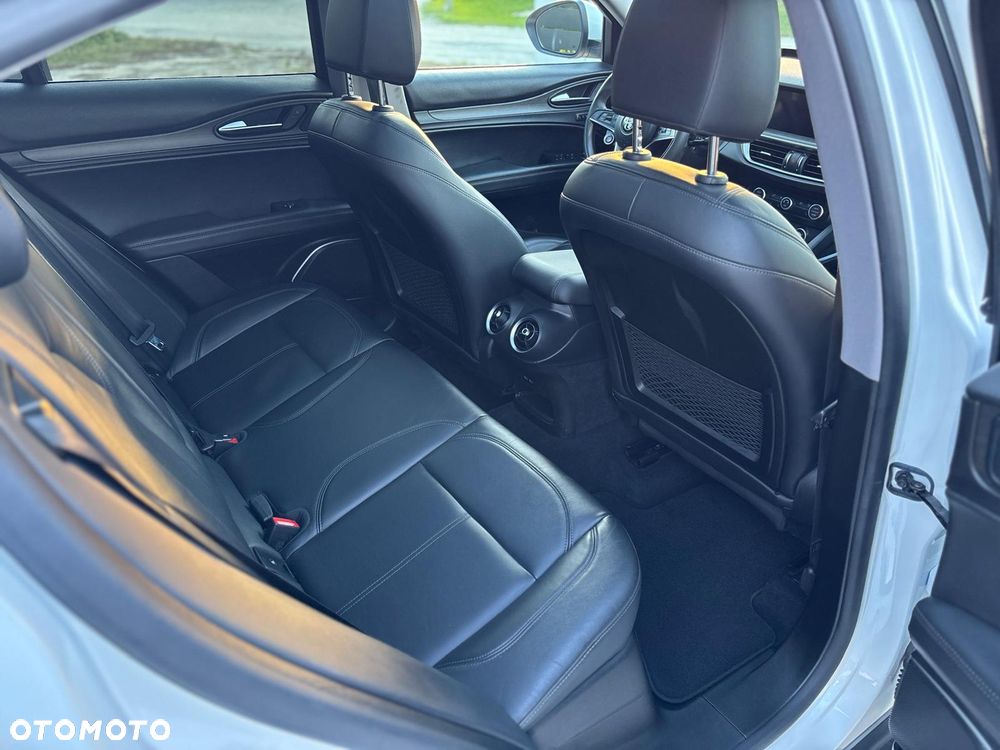 Alfa Romeo Stelvio - 37