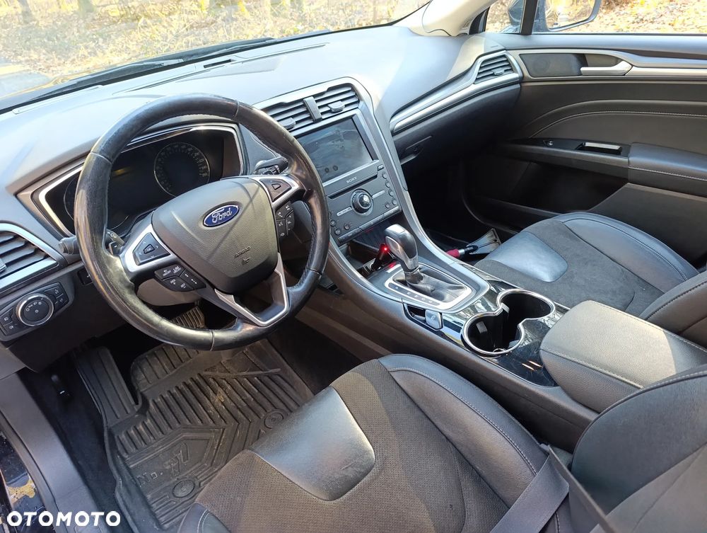 Ford Mondeo - 38
