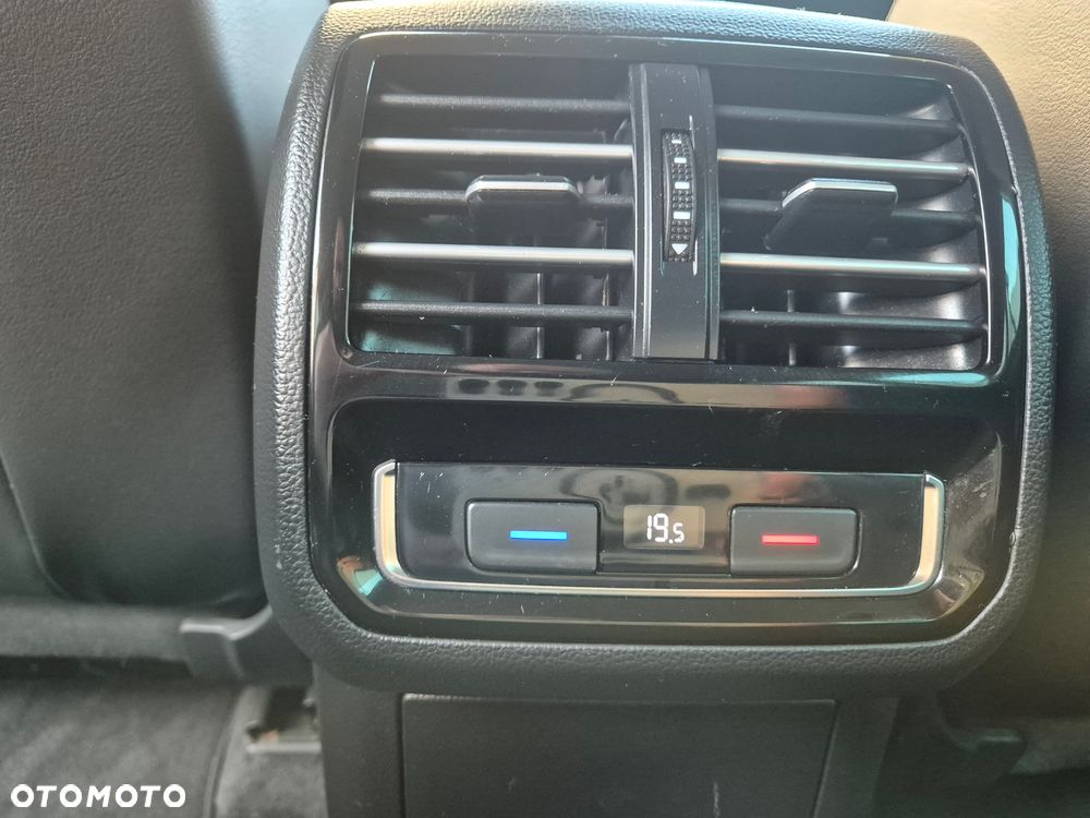 Volkswagen Passat 2.0 TDI SCR DSG Comfortline - 16