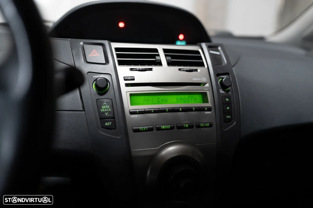 Toyota Yaris 1.0 VVT-i AC - 11