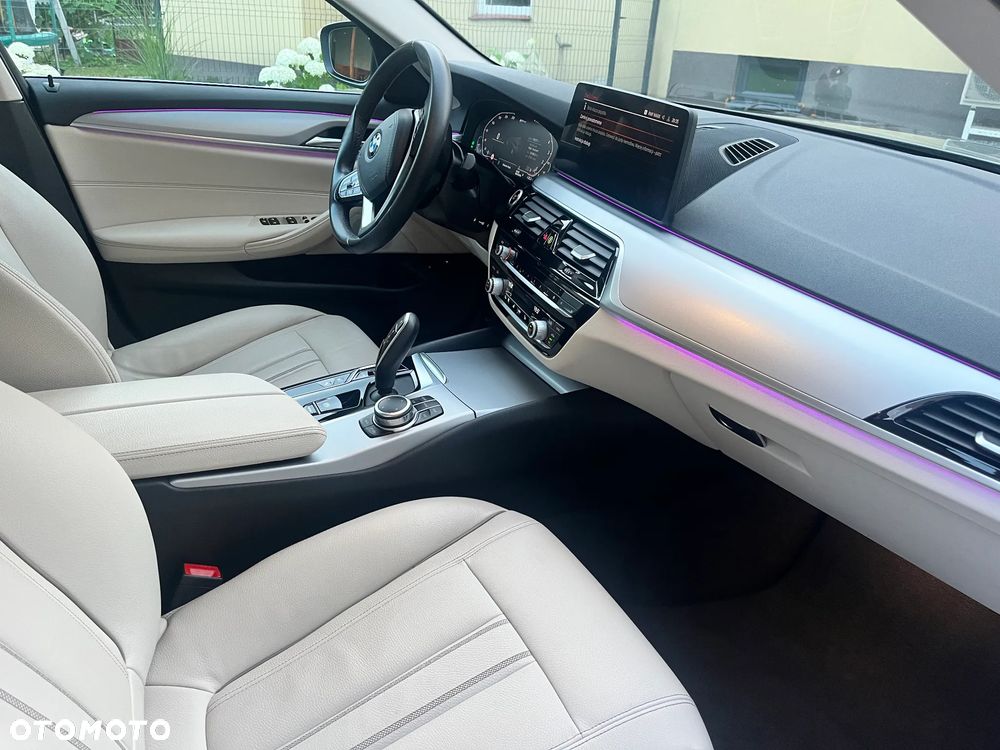 BMW Seria 5 520e Luxury Line - 26