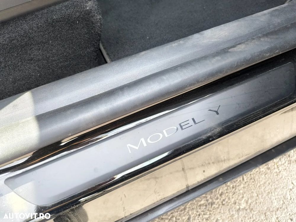 TESLA Model Y 2023 — imagine 16