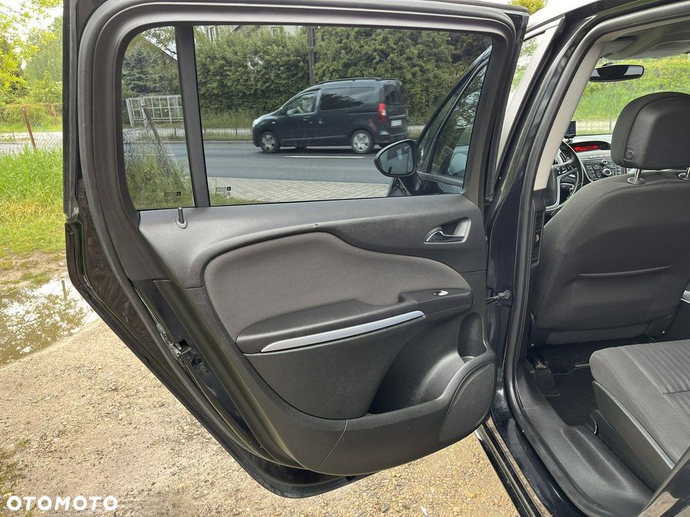 Opel Zafira - 25
