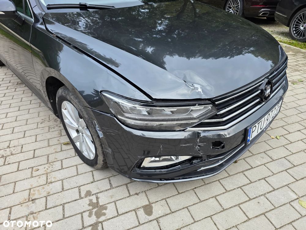 Volkswagen Passat - 4