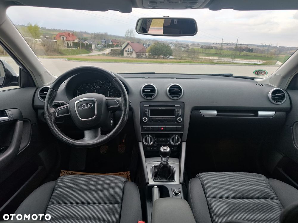 Audi A3 Sportback 2.0 TDI DPF Ambiente - 8