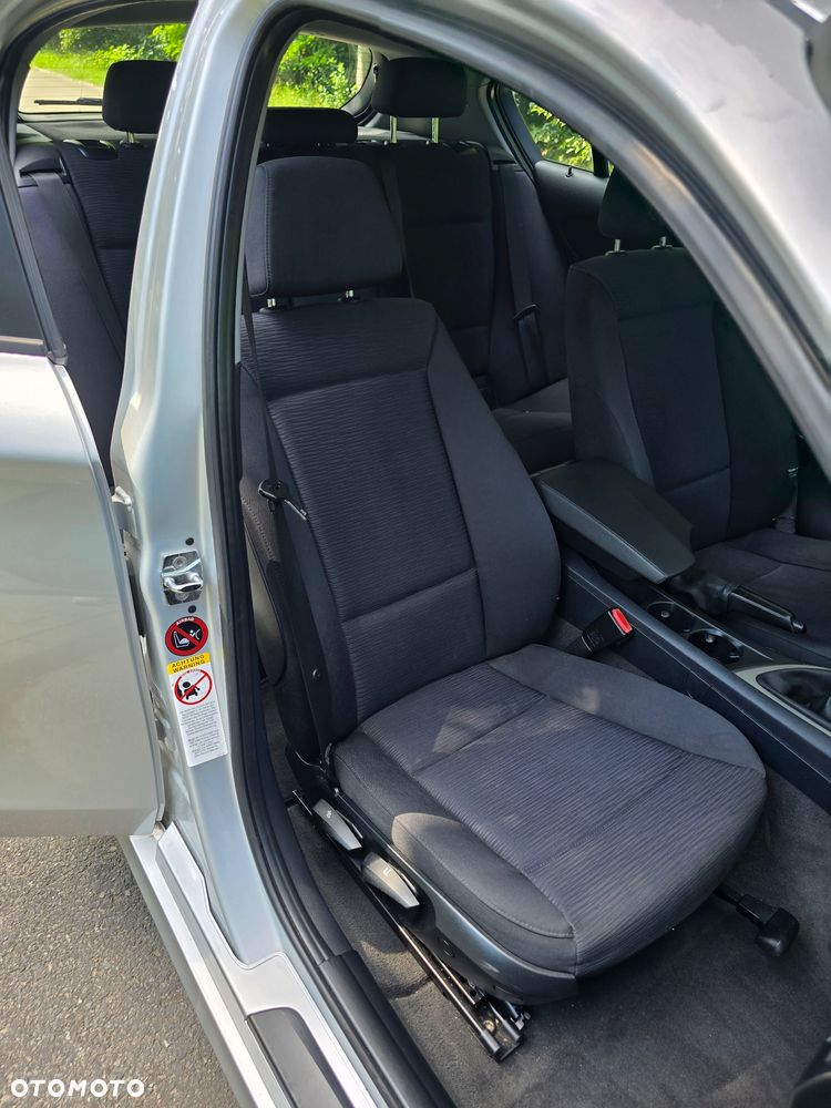 BMW Seria 1 118d - 28