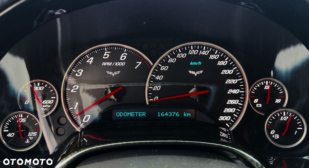 Chevrolet Corvette - 12