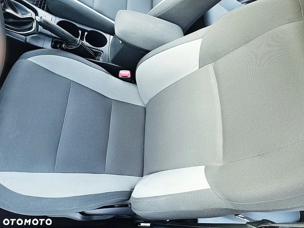 Toyota Auris 1.33 VVT-i Active - 18