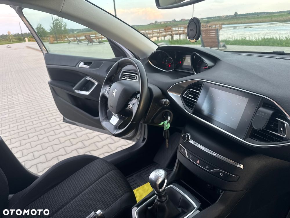 Peugeot 308 1.5 BlueHDi Business Line S&S - 26