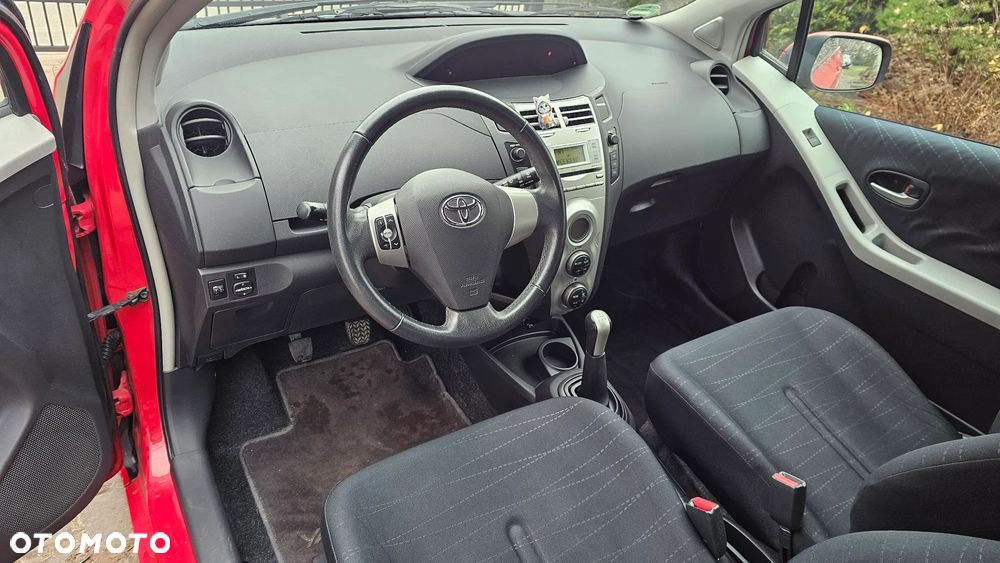 Toyota Yaris - 17