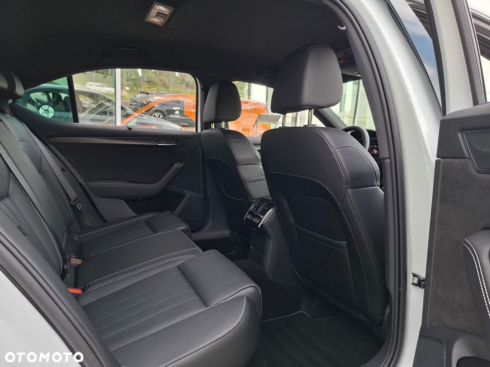 Skoda Superb 2.0 TDI SCR Sportline DSG - 16