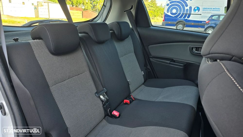 Toyota Yaris 1.5 HSD Comfort +P.Style+P.Techno - 54