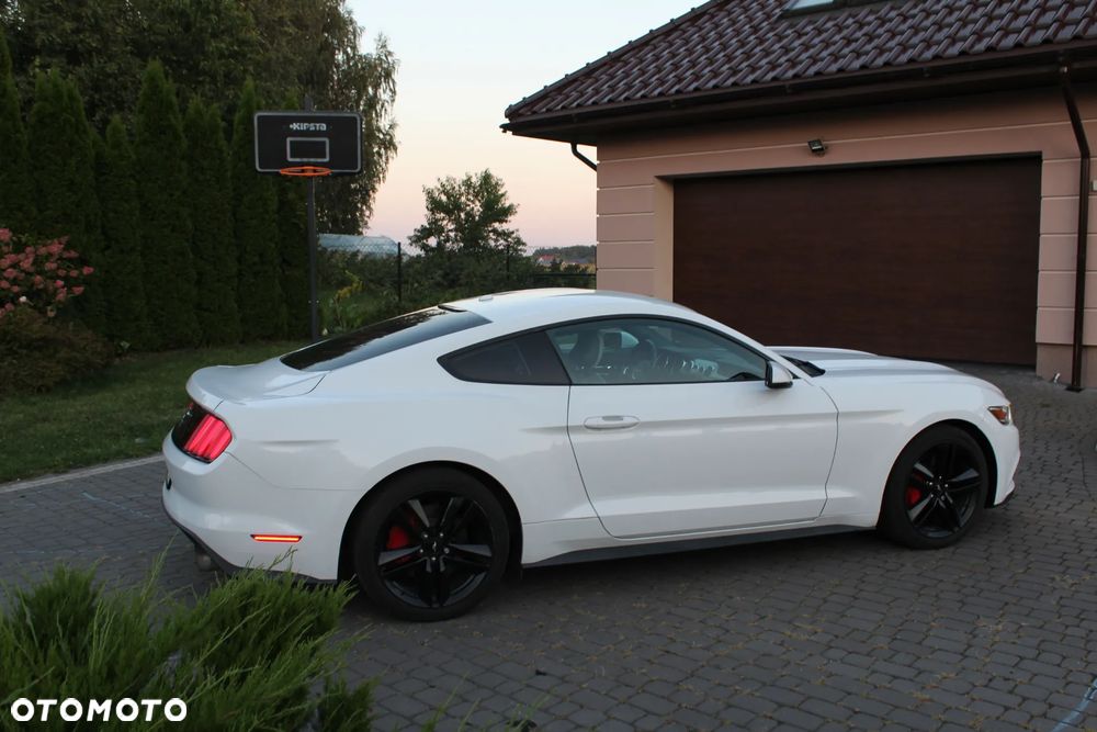 Ford Mustang 2.3 Eco Boost - 8