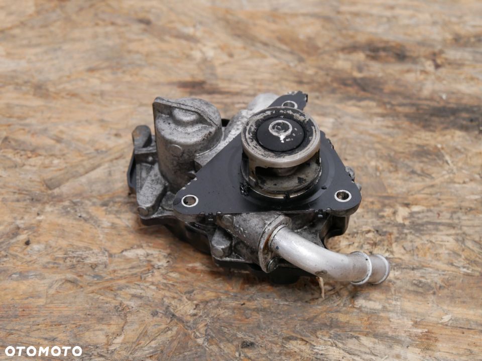 ZAWÓR EGR AUDI A5 2.0 TDI 15' CSU 04L131501N - 2