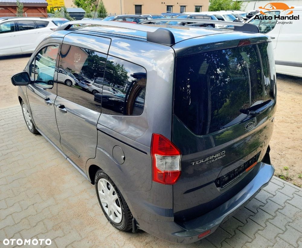 Ford Tourneo Courier - 12