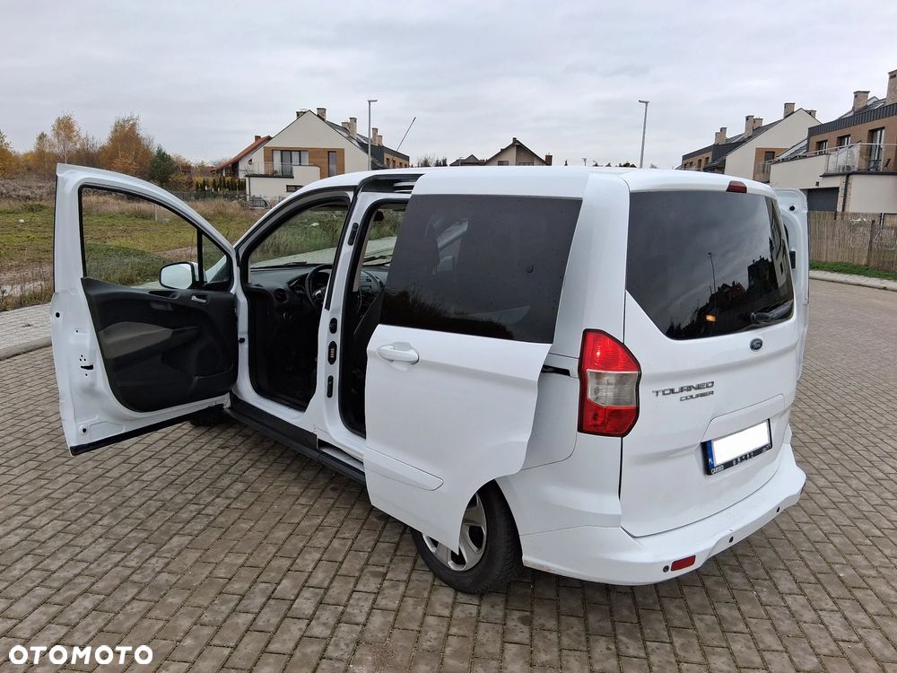 Ford Tourneo Courier 1.5 TDCi Trend - 15