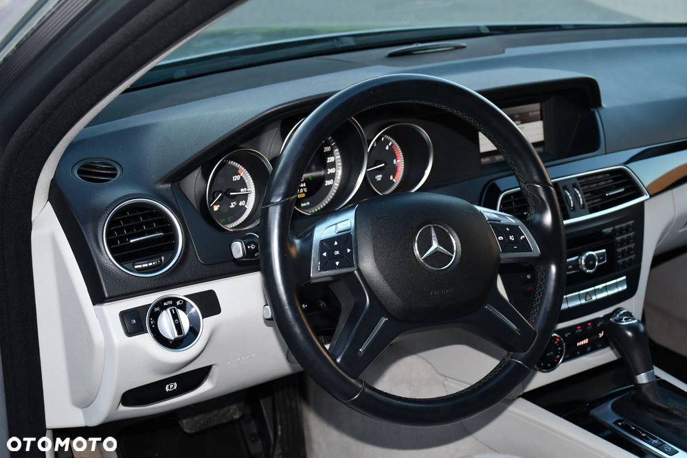 Mercedes-Benz Klasa C - 28