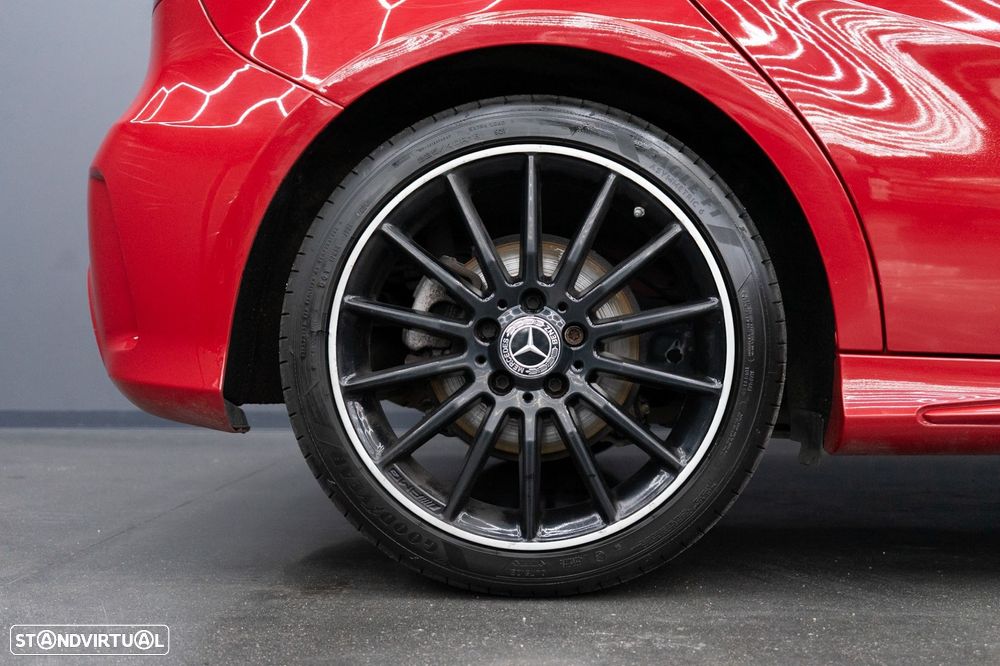 Mercedes-Benz A 180 d AMG Line - 15