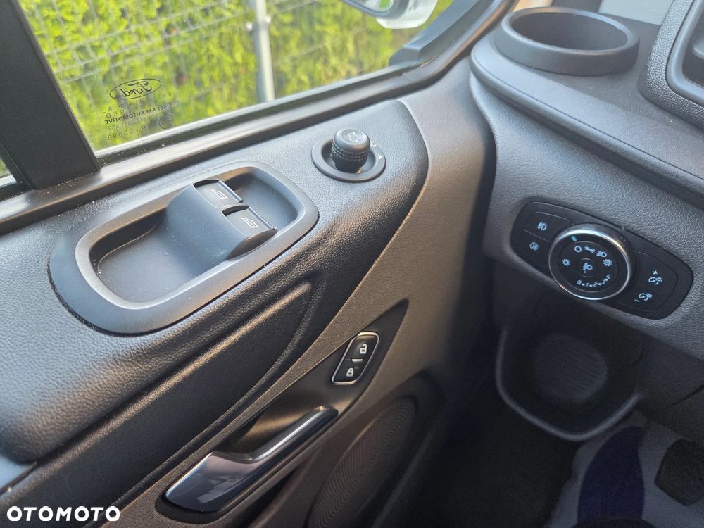 Ford Transit  custom - 24