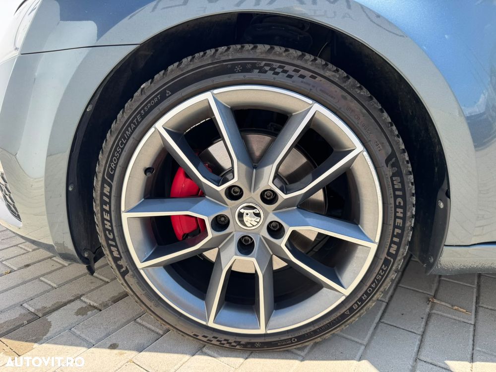 Skoda Octavia 2.0 TDI RS DSG - 25