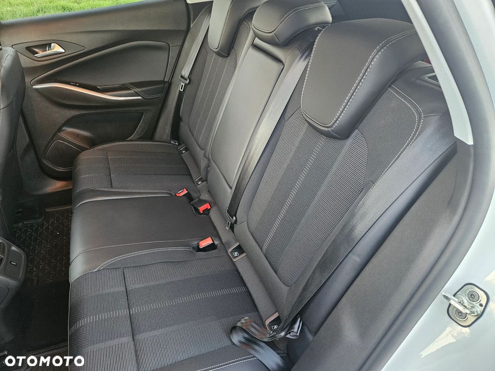 Opel Grandland X 1.2 Start/Stop Business Elegance - 21