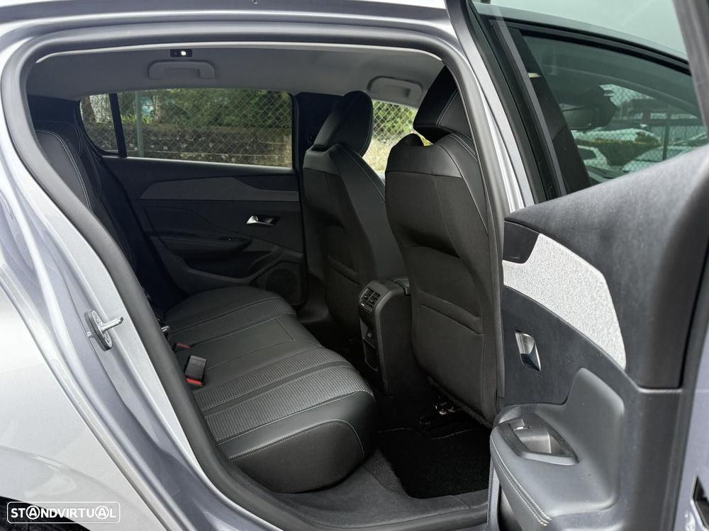 Peugeot 308 1.2 PureTech Allure EAT8 - 45