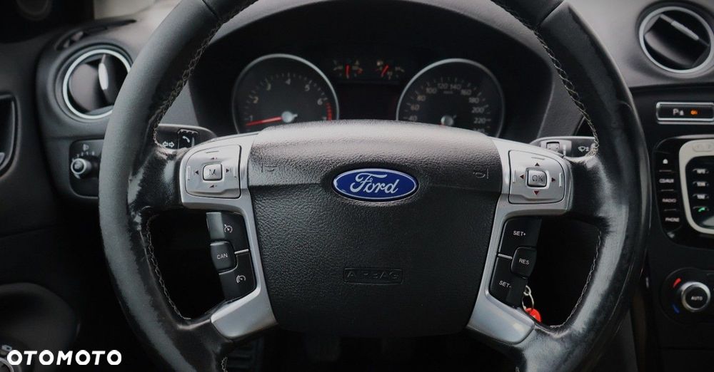 Ford Mondeo 2.0 EcoBoost Titanium - 18