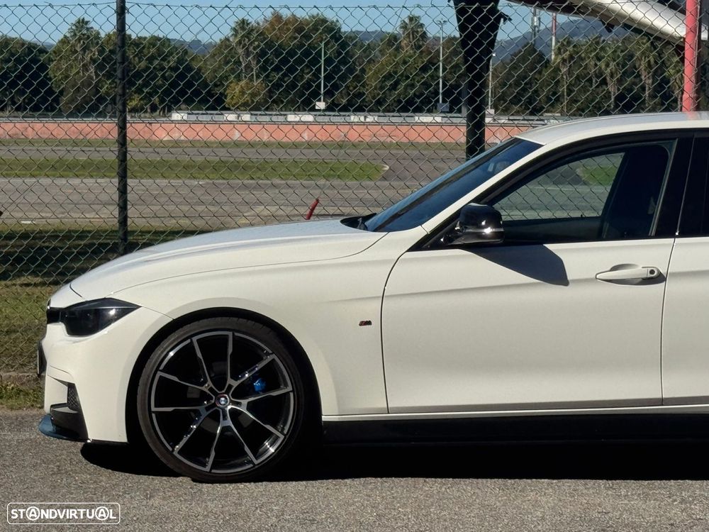 BMW 318 d Pack M - 57