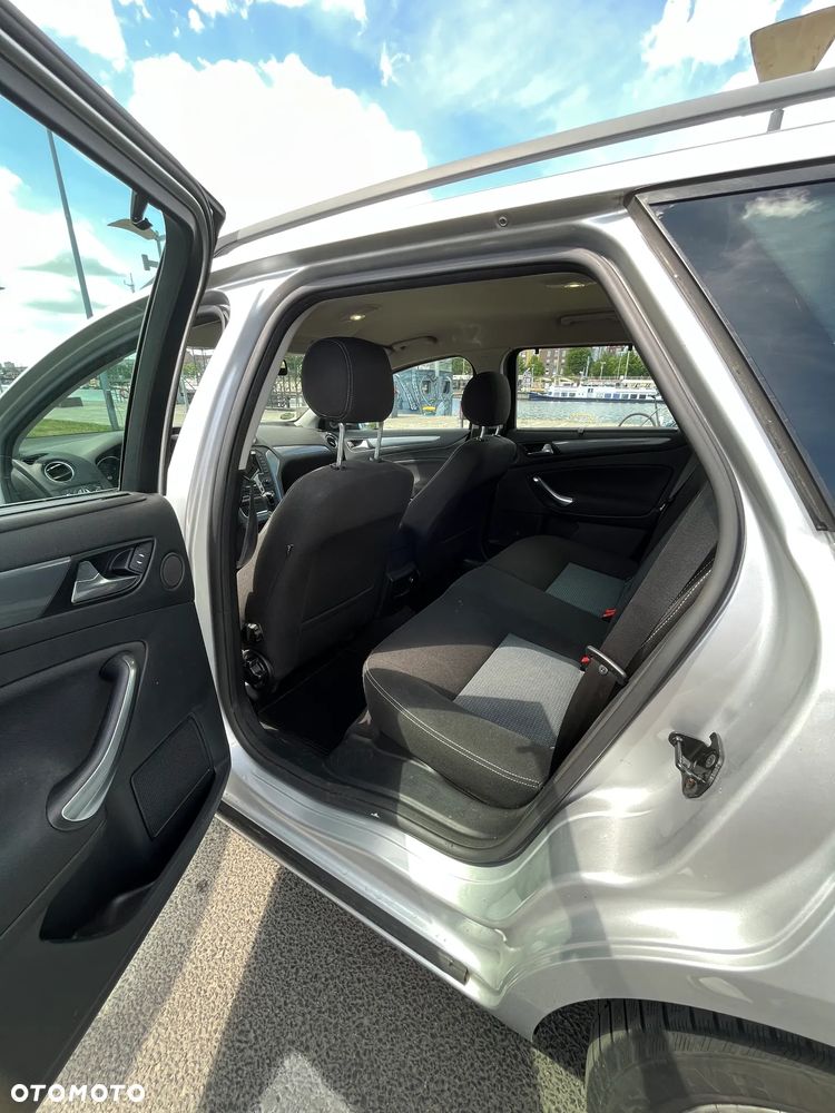 Ford Mondeo 2.0 TDCi Trend - 12