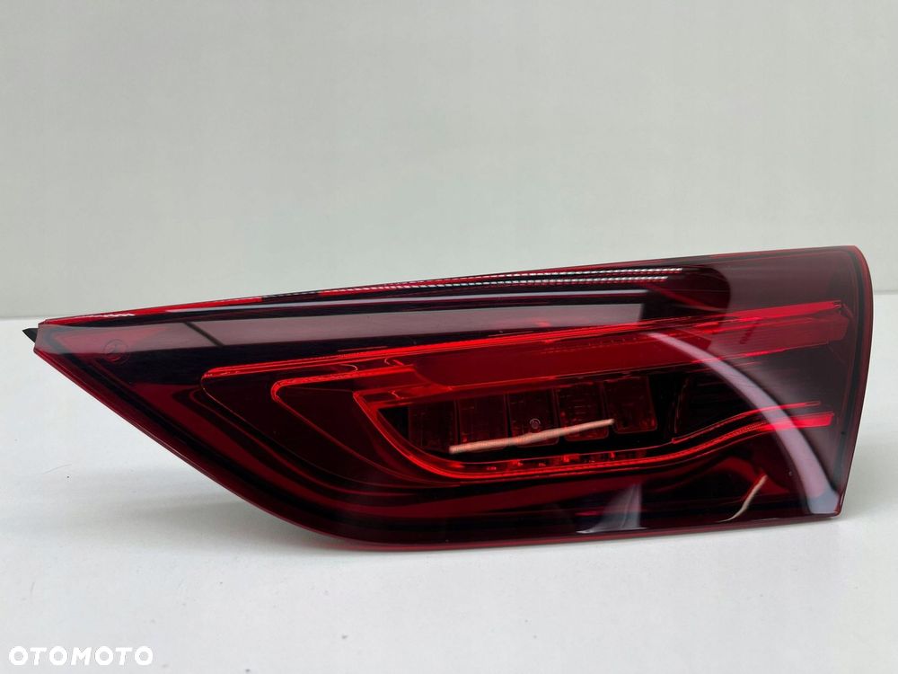 MERCEDES W118 CLA LAMPA PRAWA TYŁ W KLAPĘ LED A1189066200