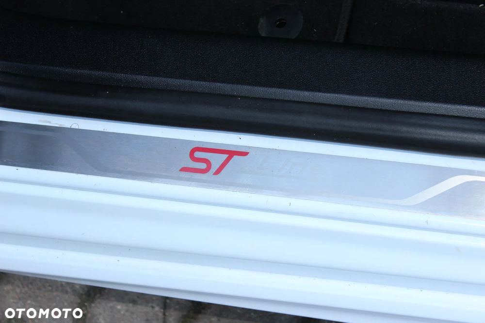 Ford Focus 1.5 EcoBlue Start-Stopp-System ST-LINE VIGNALE - 30