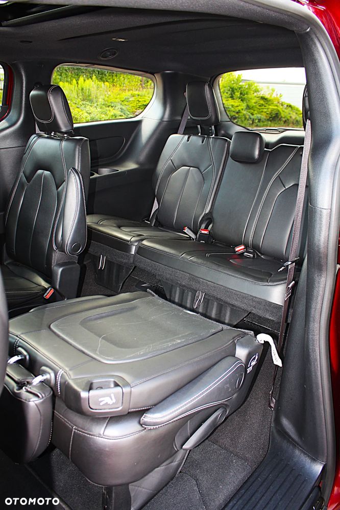 Chrysler Pacifica - 18