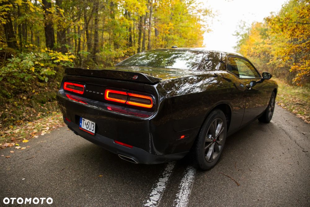 Dodge Challenger - 13