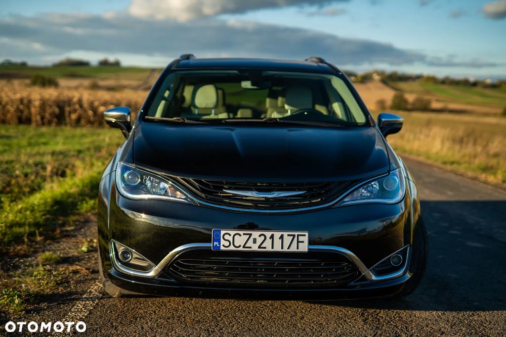 Chrysler Pacifica - 5