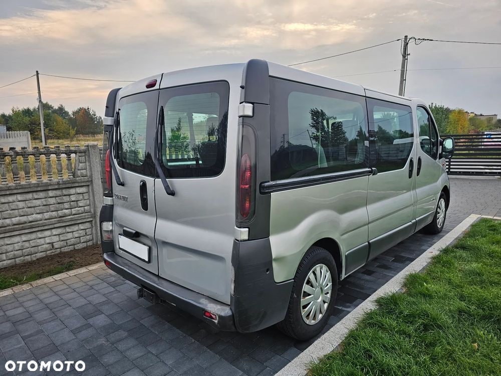 Renault Trafic 1.9 dCi Passenger Authentique - 4