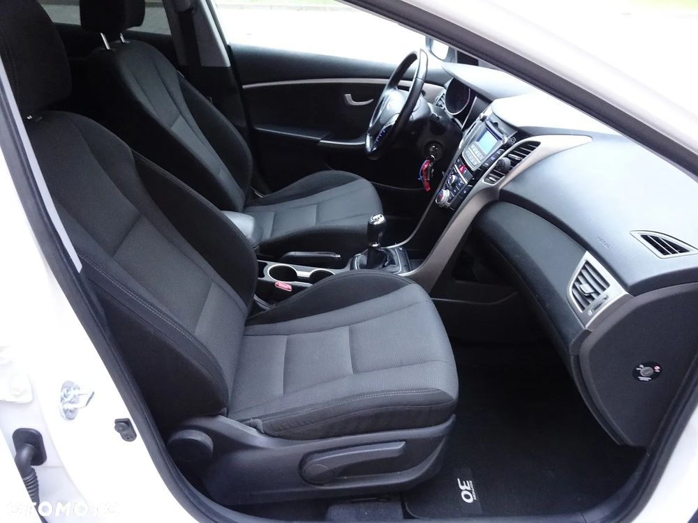 Hyundai i30 blue 1.4 Trend - 24
