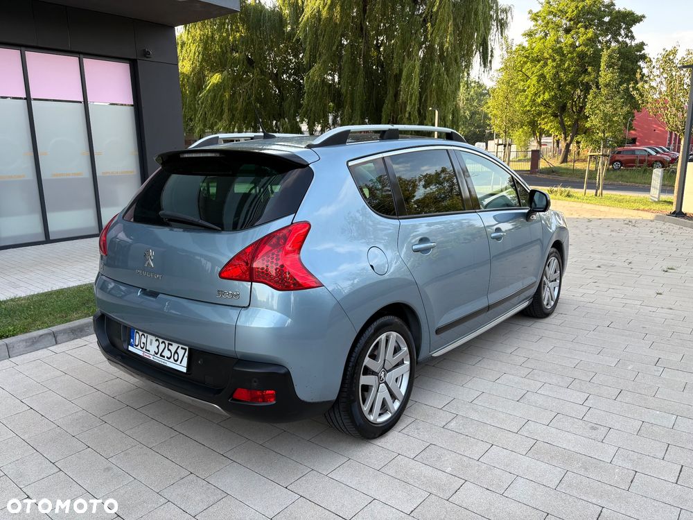 Peugeot 3008 Hybrid4 - 5