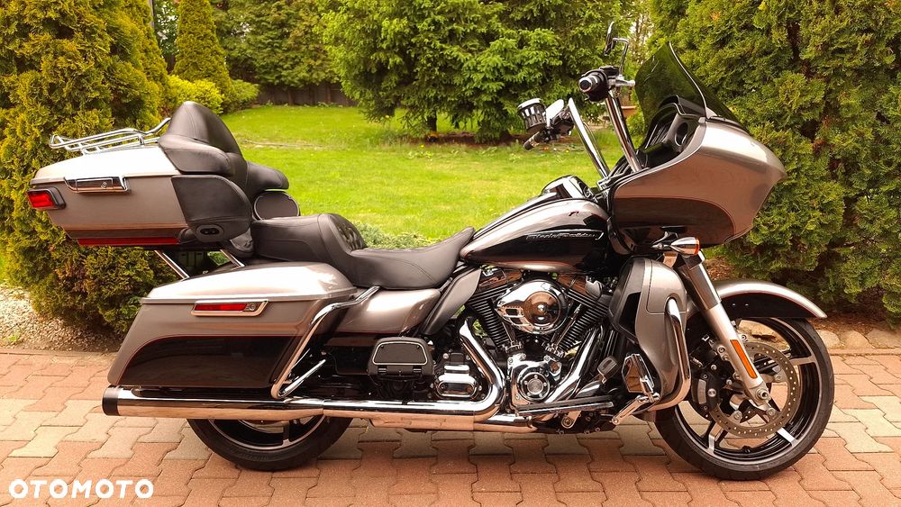Harley-Davidson Touring Road Glide - 2