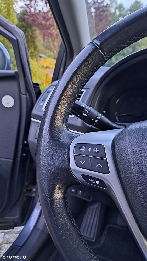 Toyota Avensis 1.8 Premium - 23