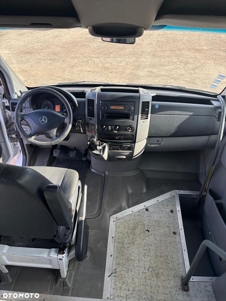 Mercedes-Benz SPRINTER - 11