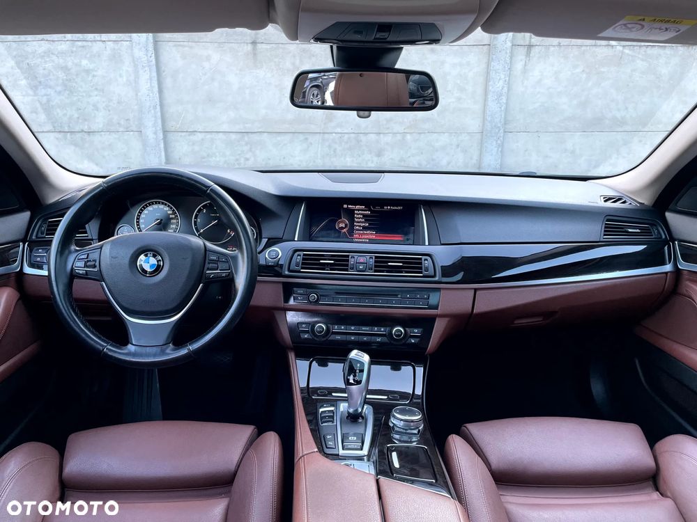 BMW Seria 5 520d xDrive - 26