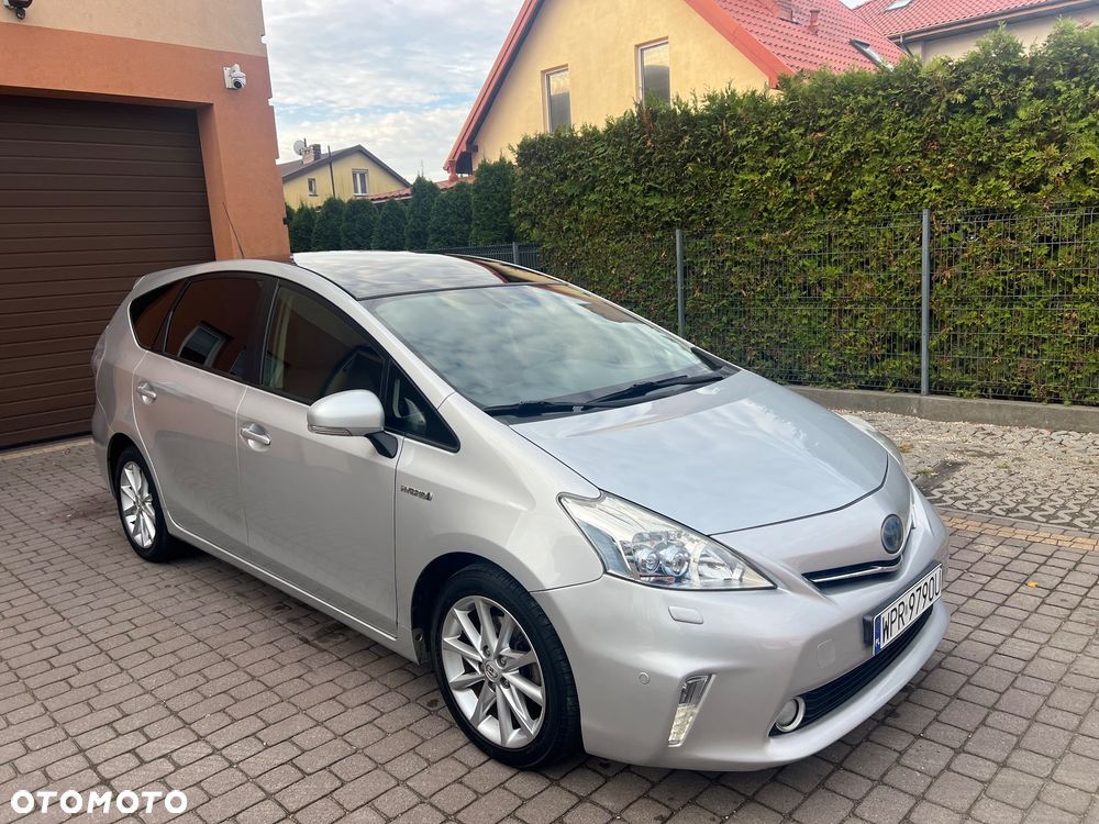 Toyota Prius+ (Hybrid) Executive - 8