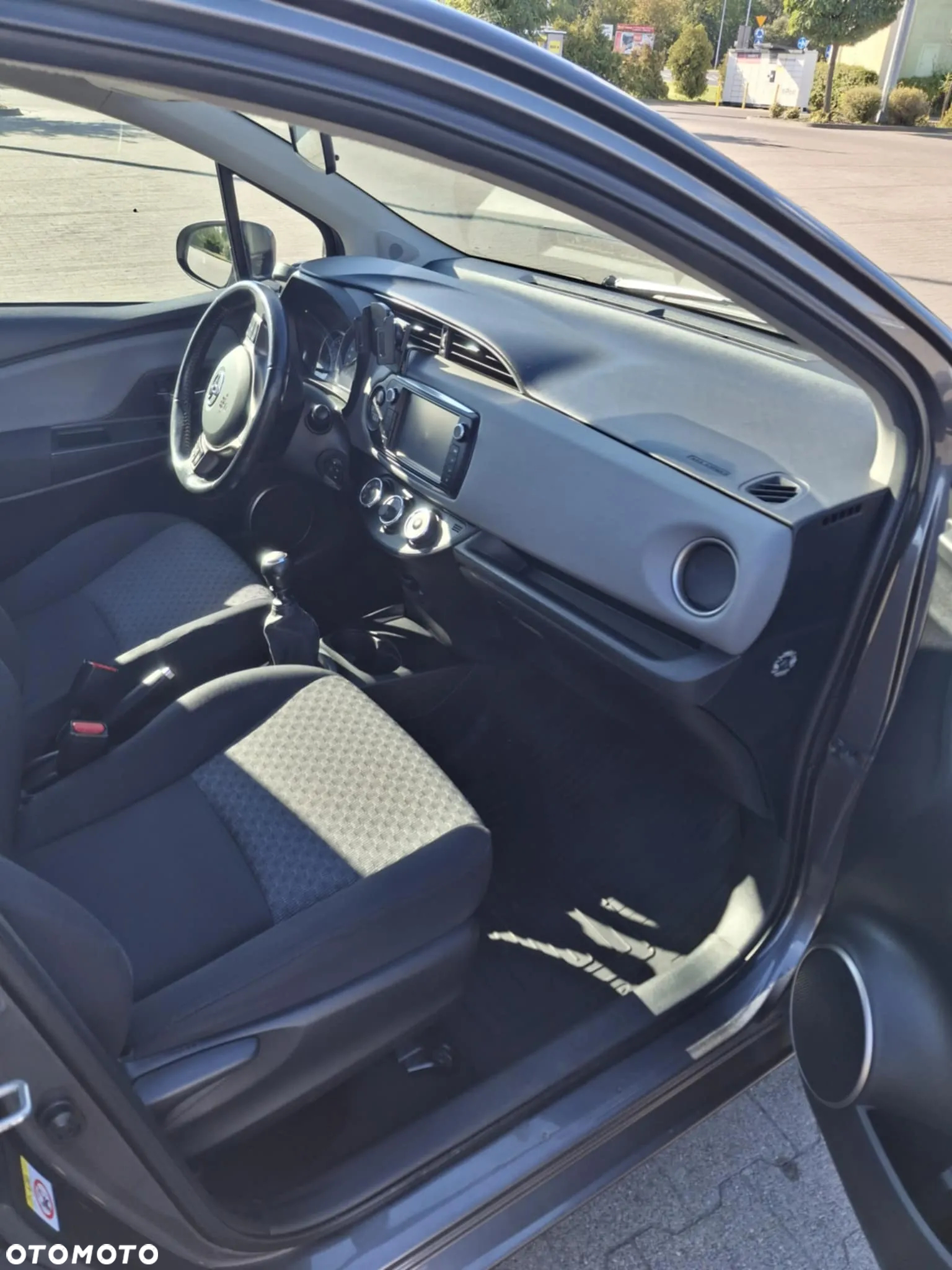 Toyota Yaris 1.33 Premium EU6 - 11