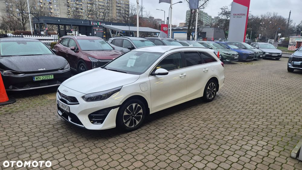 Kia Ceed 1.6 GDI PHEV L DCT - 1