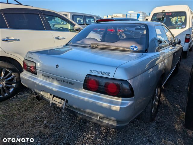 Nissan Skyline - 2