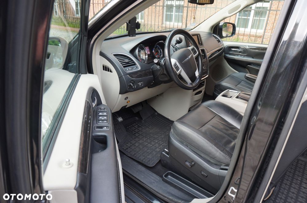Chrysler Town & Country 3.6 Touring - 21
